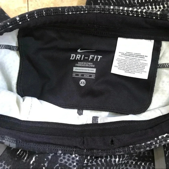 Nike Luxe Printed Reflective Running Tight - Picture 7 of 9